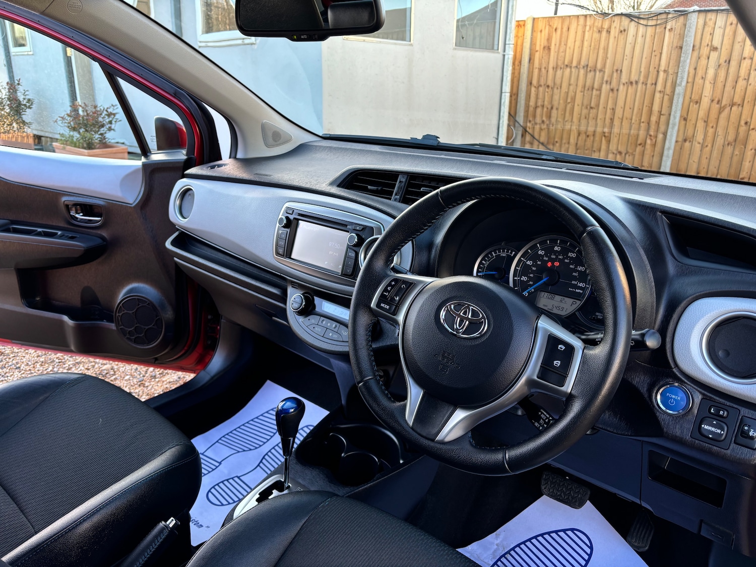 Used Toyota Yaris 2013 for sale - 76665396: Photo 25