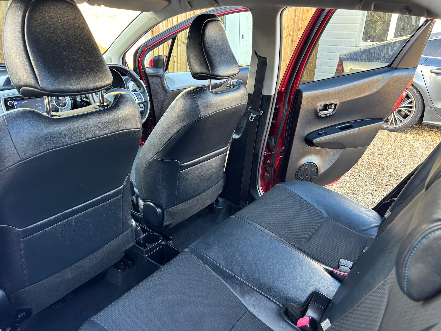 Used Toyota Yaris 2013 for sale - 76665396: Photo 33