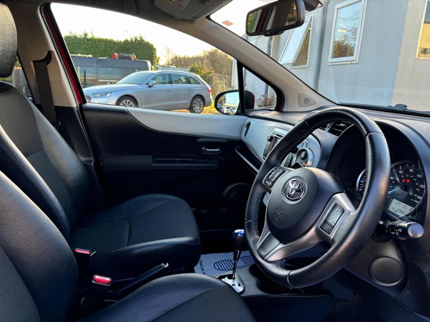 Used Toyota Yaris 2013 for sale - 76665396: Photo 6