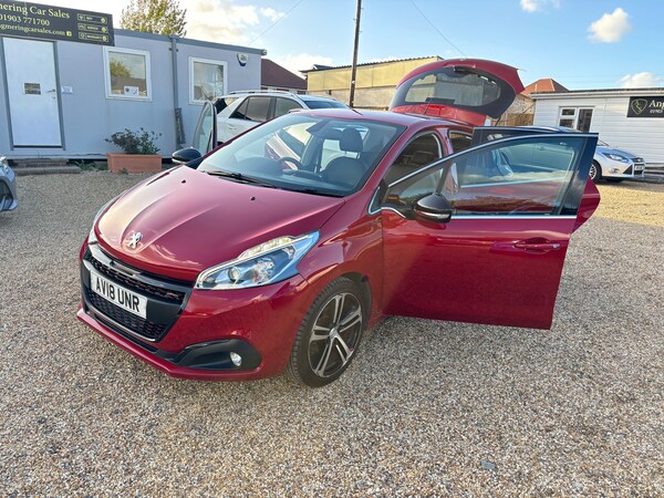 Used Peugeot 208 2018 for sale - 70862125: Photo 14