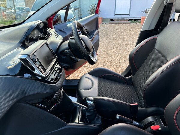 Used Peugeot 208 2018 for sale - 70862125: Photo 28