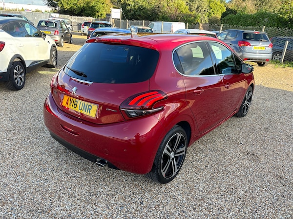Used Peugeot 208 2018 for sale - 70862125: Photo 2