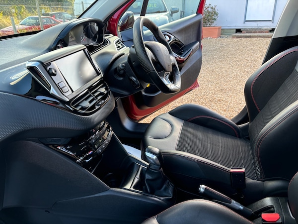 Used Peugeot 208 2018 for sale - 70862125: Photo 34