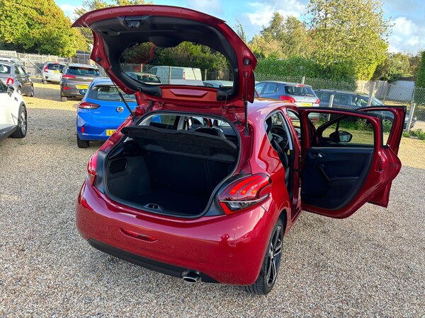 Used Peugeot 208 2018 for sale - 70862125: Photo 38