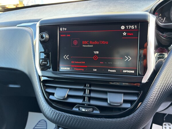 Used Peugeot 208 2018 for sale - 70862125: Photo 8
