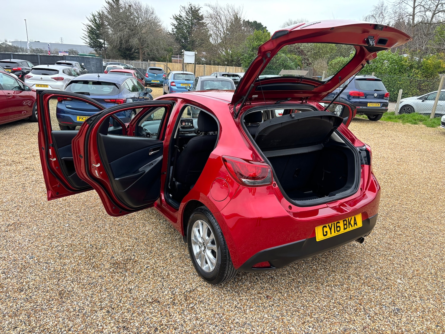 Used Mazda Mazda2 2016 for sale - 77026688: Photo 15
