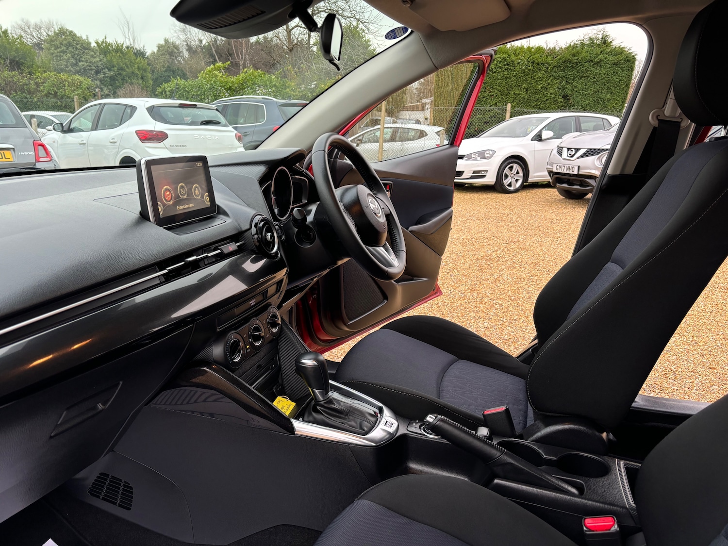 Used Mazda Mazda2 2016 for sale - 77026688: Photo 9