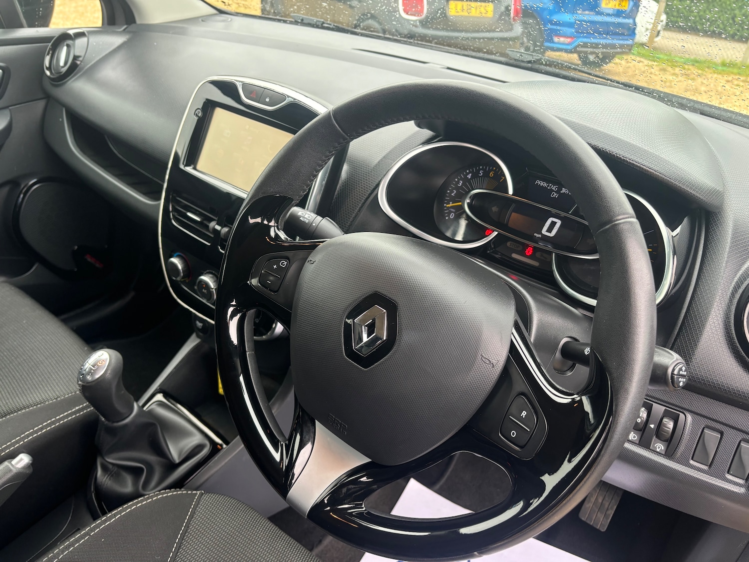 Used Renault Clio 2015 for sale - 78074848: Photo 25