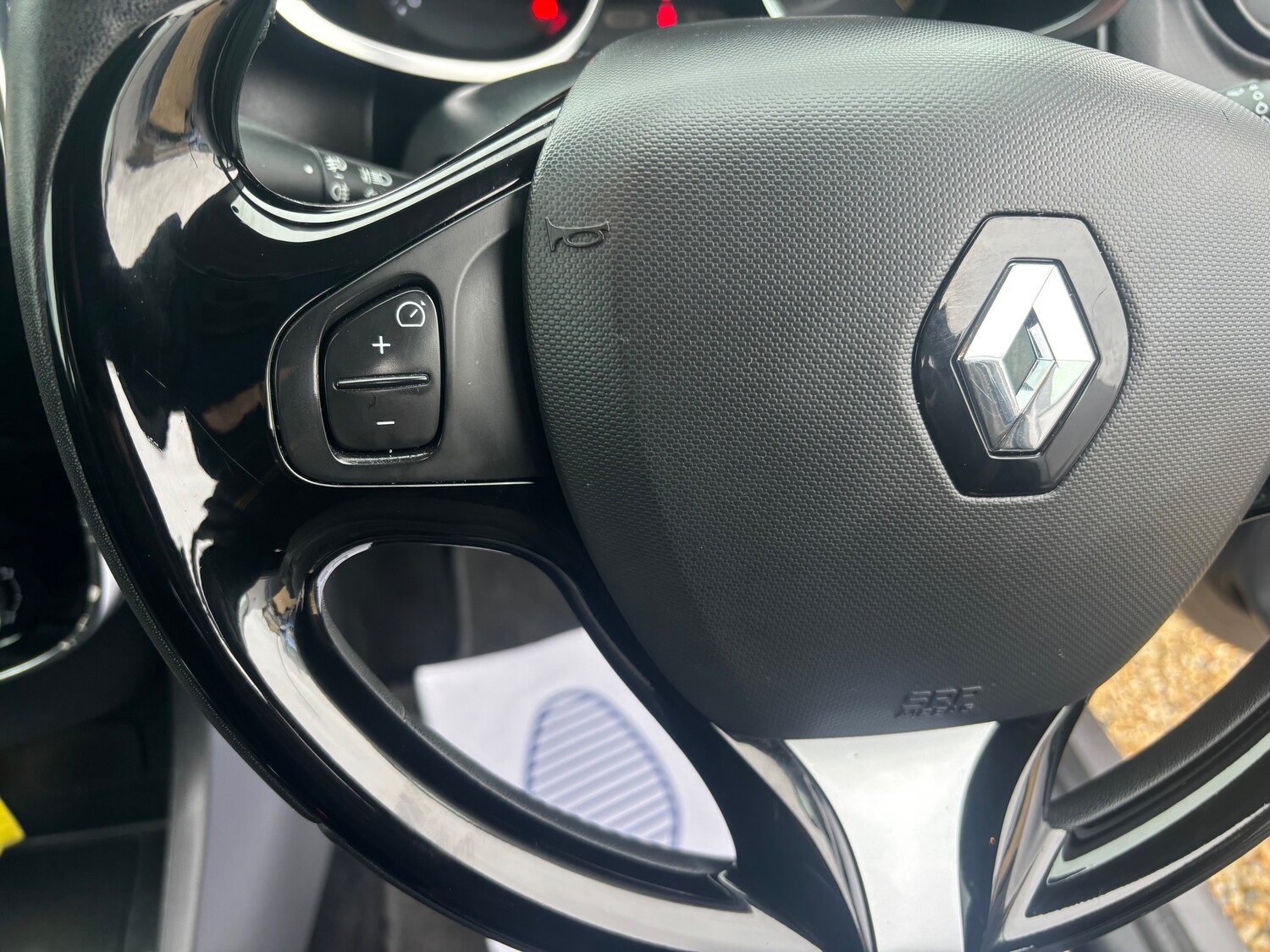 Used Renault Clio 2015 for sale - 78074848: Photo 29