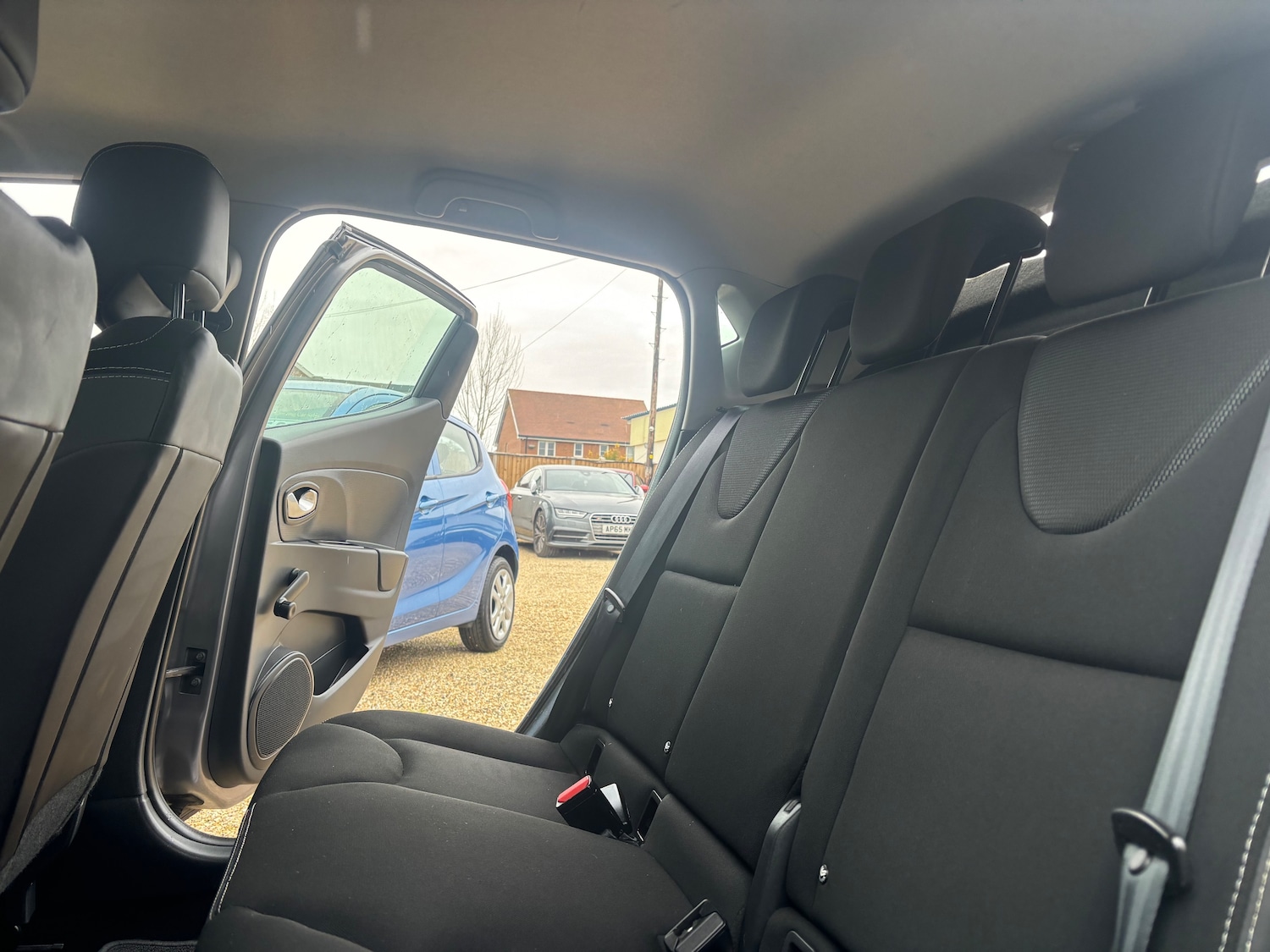 Used Renault Clio 2015 for sale - 78074848: Photo 32