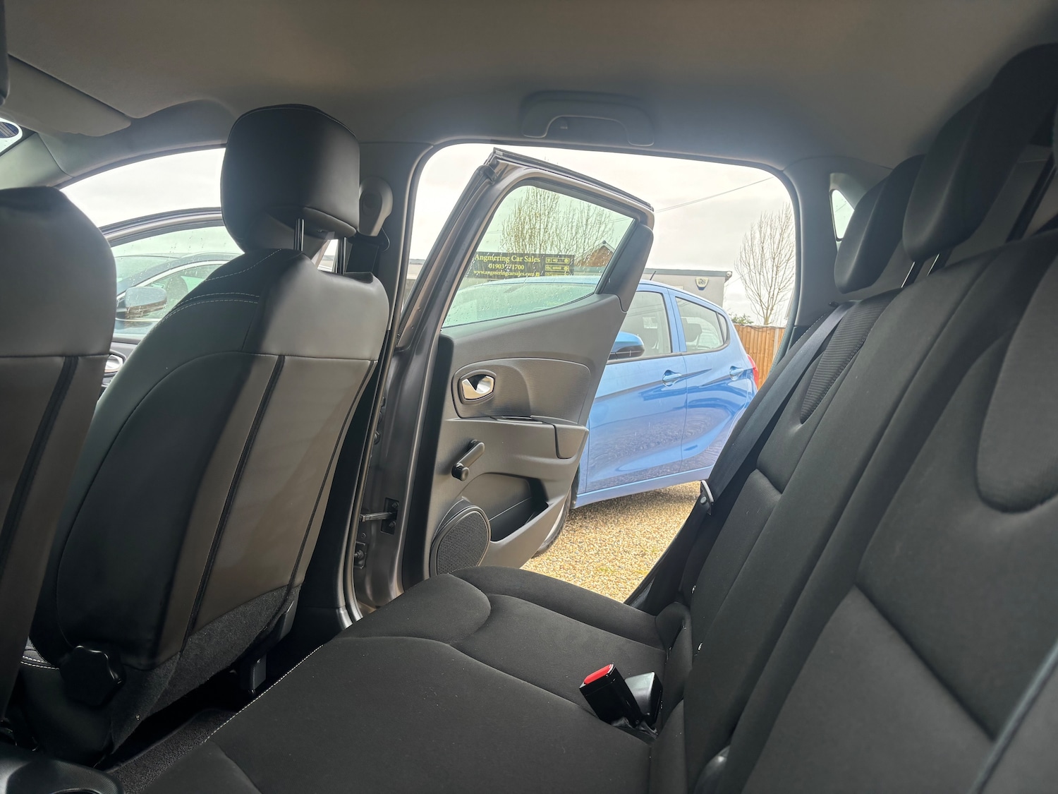 Used Renault Clio 2015 for sale - 78074848: Photo 33