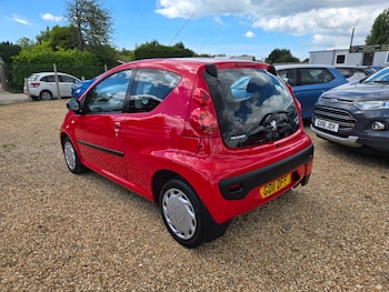 Used Peugeot 107 2011 for sale - 79068389: Photo