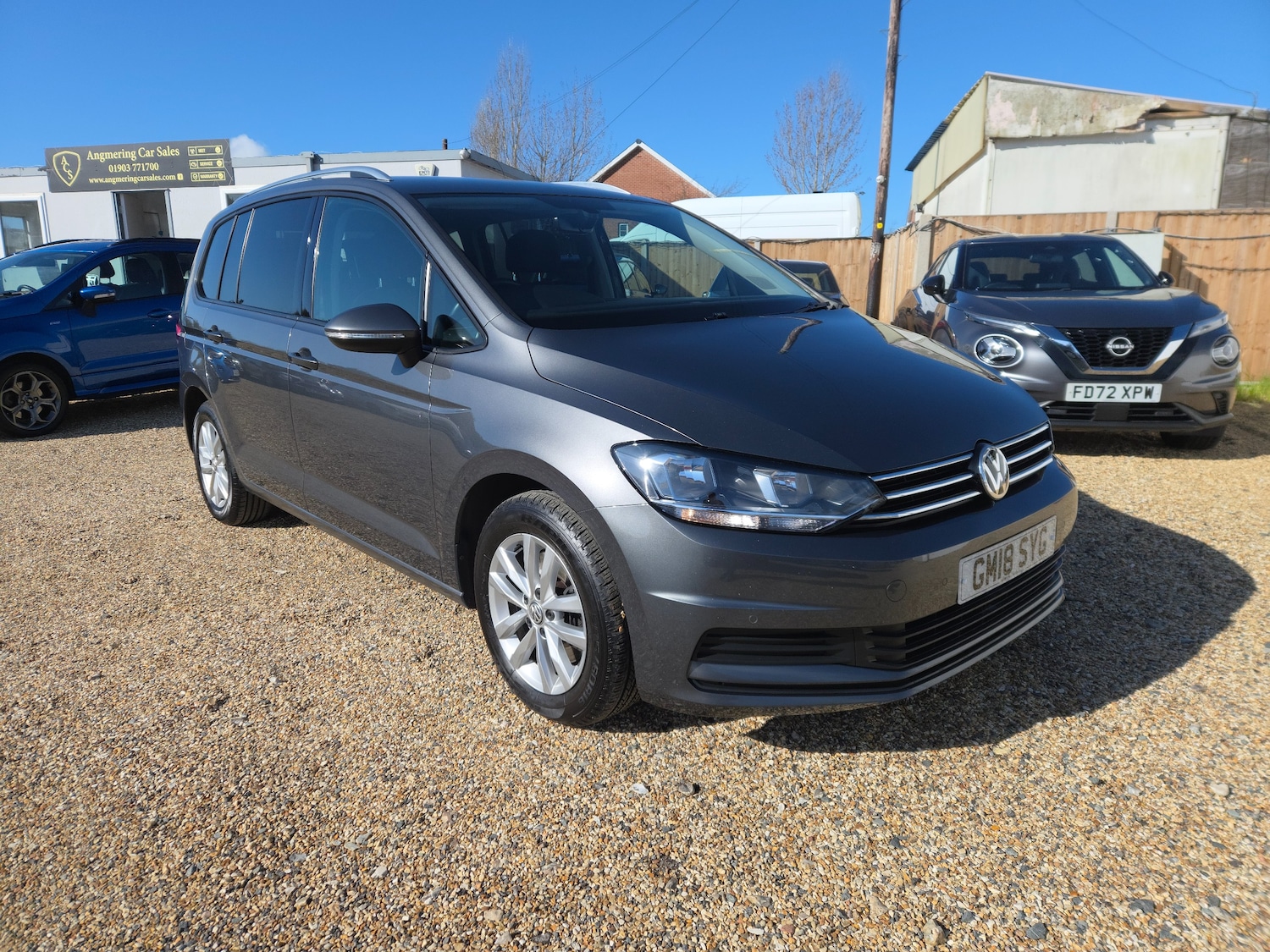 Used Volkswagen Touran 2018 for sale - 77890574: Photo 1