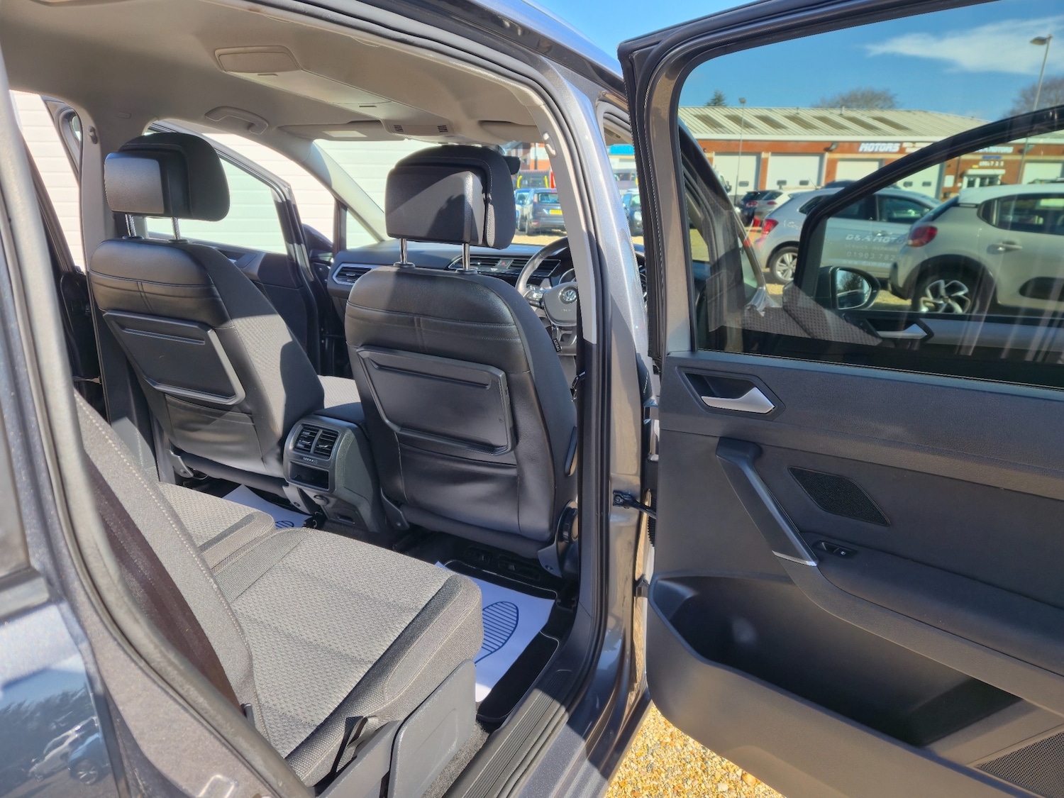 Used Volkswagen Touran 2018 for sale - 77890574: Photo 28