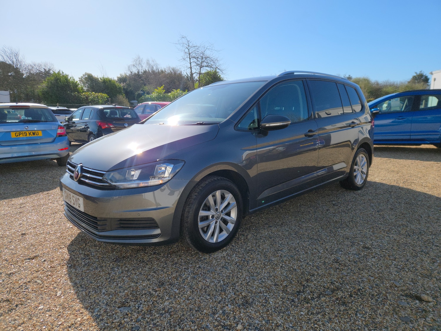 Used Volkswagen Touran 2018 for sale - 77890574: Photo 3