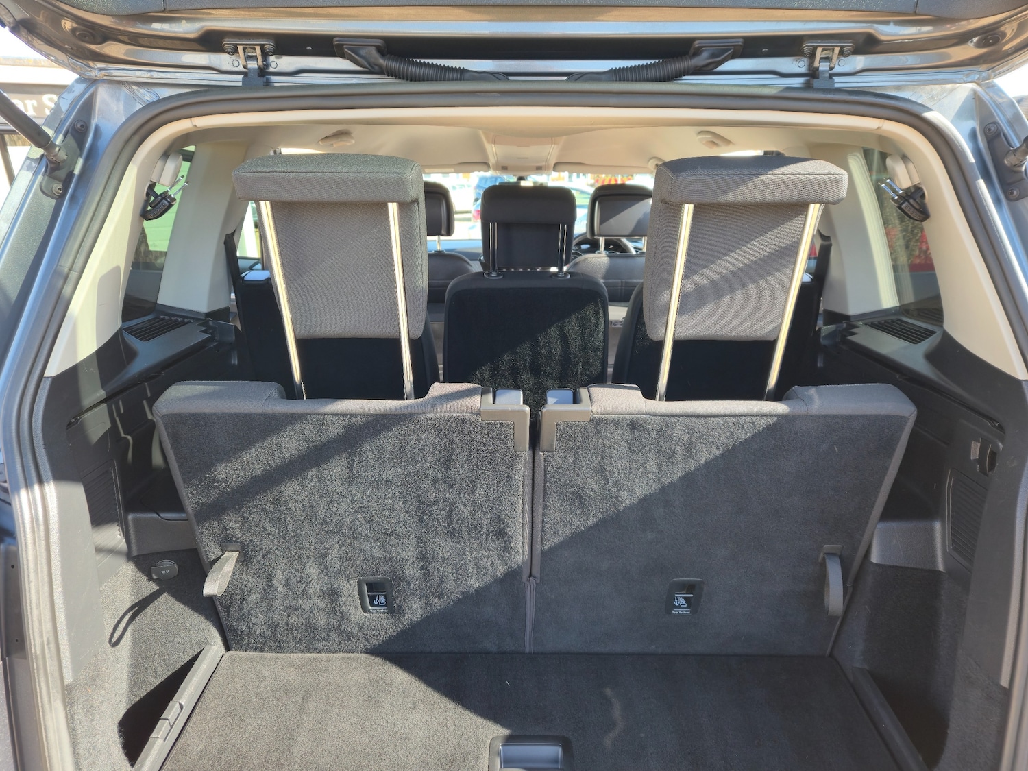 Used Volkswagen Touran 2018 for sale - 77890574: Photo 35