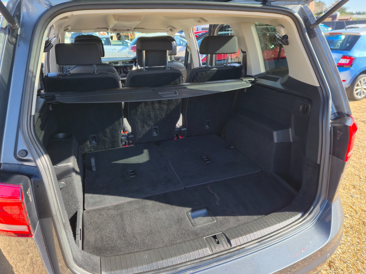 Used Volkswagen Touran 2018 for sale - 77890574: Photo 39