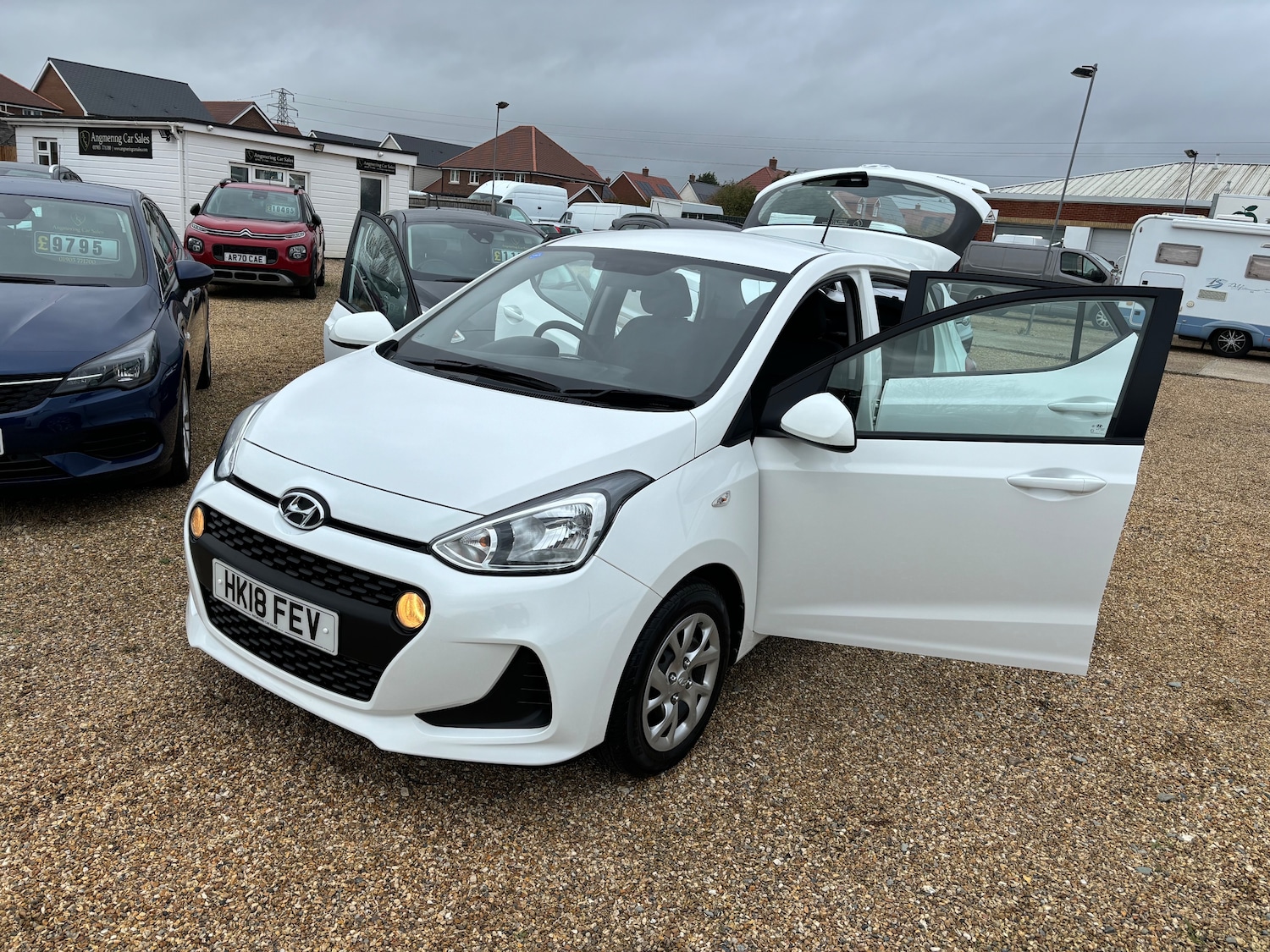Used Hyundai i10 2018 for sale - 76357780: Photo 14