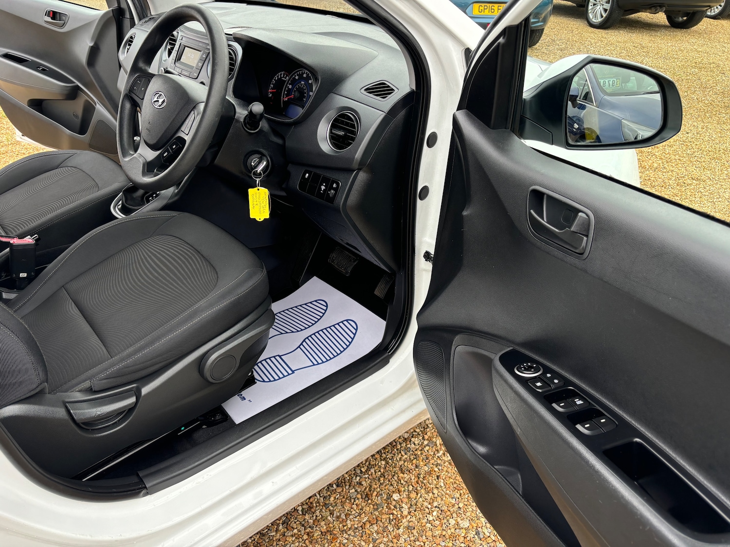 Used Hyundai i10 2018 for sale - 76357780: Photo 15