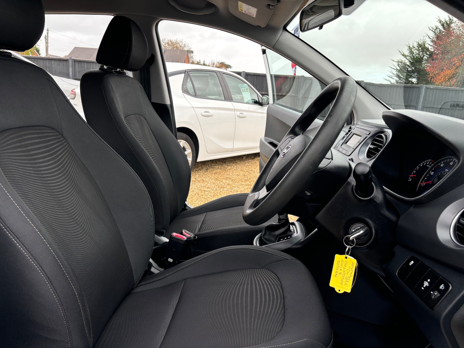 Used Hyundai i10 2018 for sale - 76357780: Photo 16