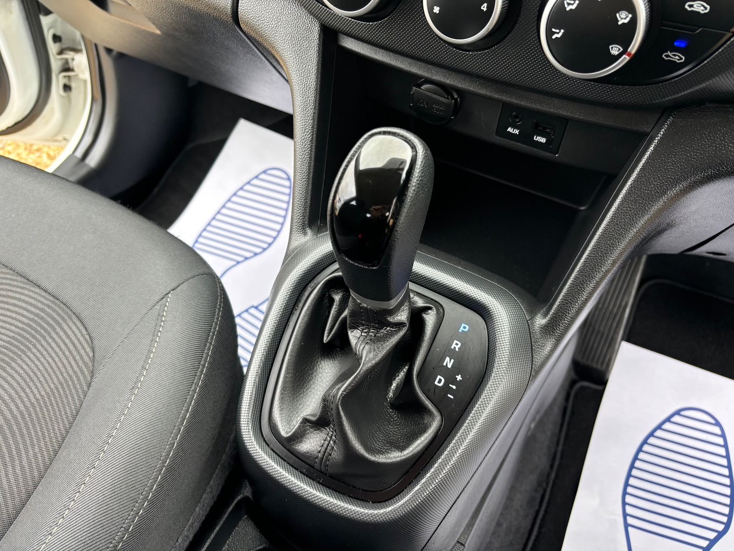 Used Hyundai i10 2018 for sale - 76357780: Photo 18