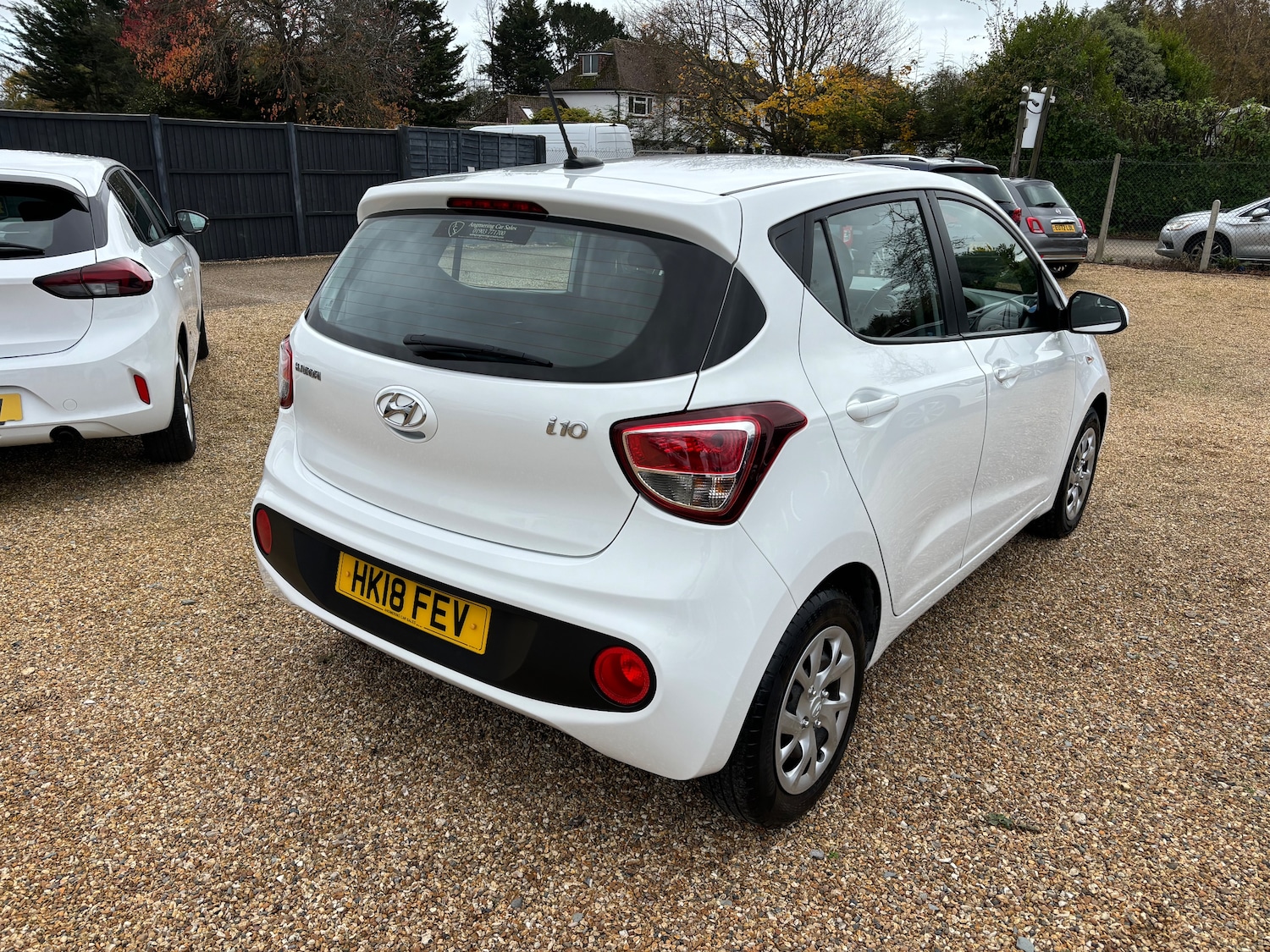 Used Hyundai i10 2018 for sale - 76357780: Photo 2