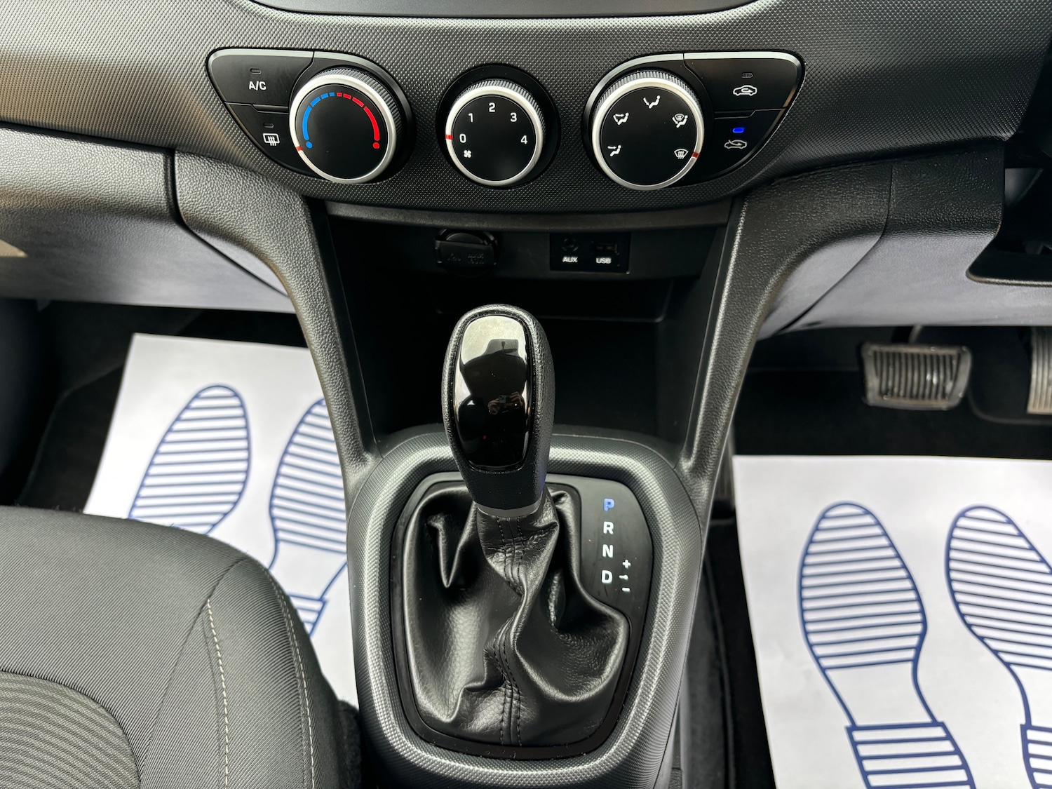 Used Hyundai i10 2018 for sale - 76357780: Photo 20