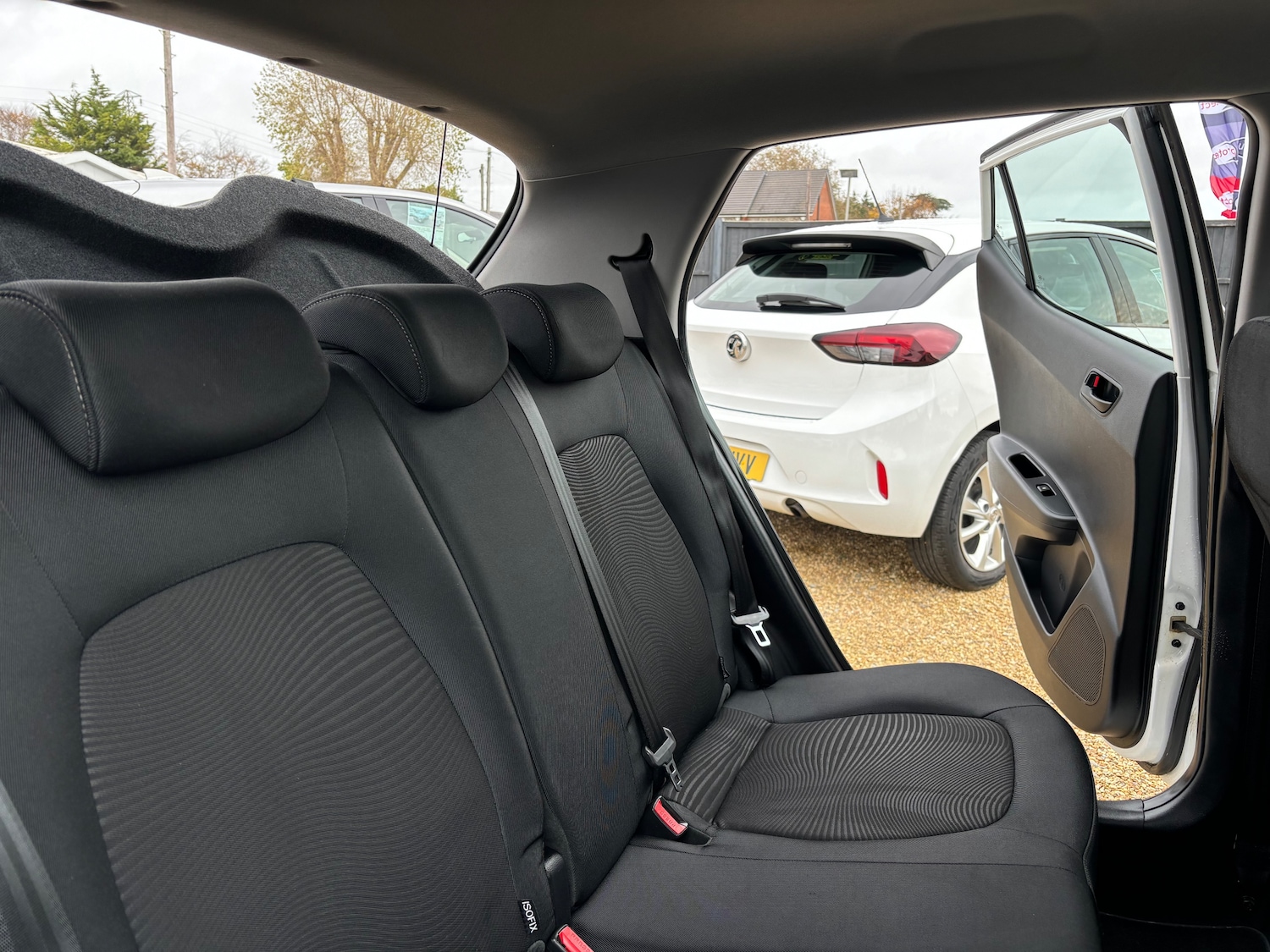 Used Hyundai i10 2018 for sale - 76357780: Photo 23