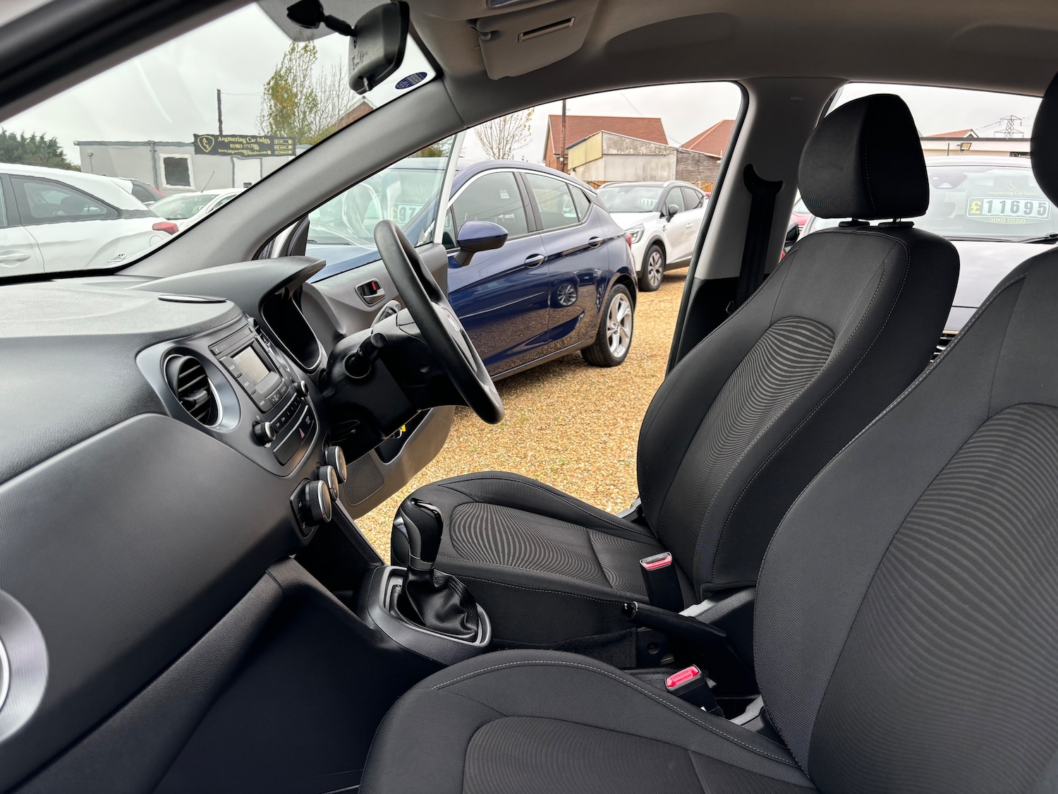 Used Hyundai i10 2018 for sale - 76357780: Photo 28