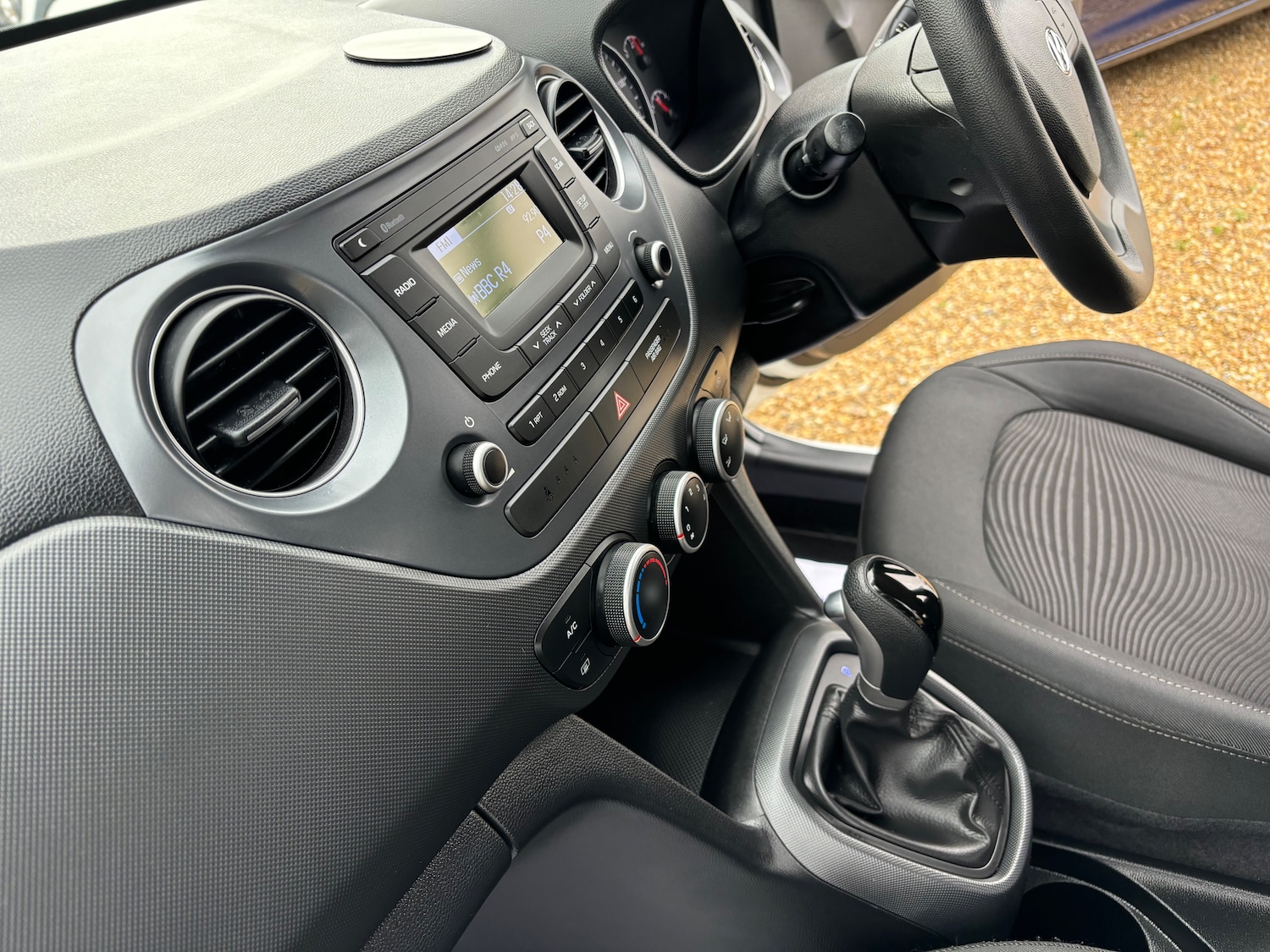 Used Hyundai i10 2018 for sale - 76357780: Photo 30