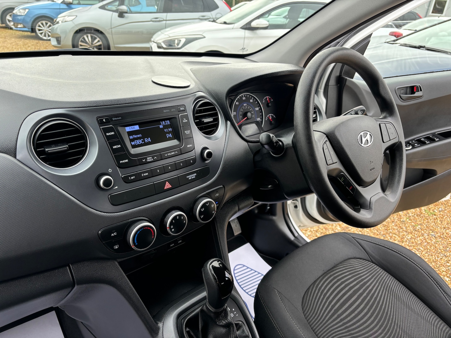Used Hyundai i10 2018 for sale - 76357780: Photo 31