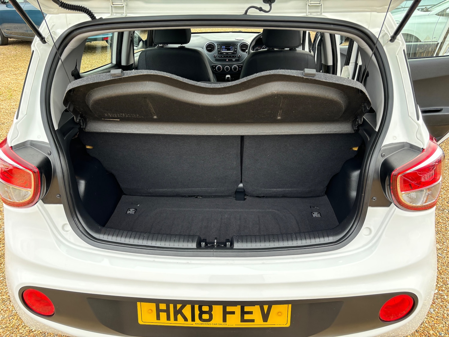 Used Hyundai i10 2018 for sale - 76357780: Photo 37