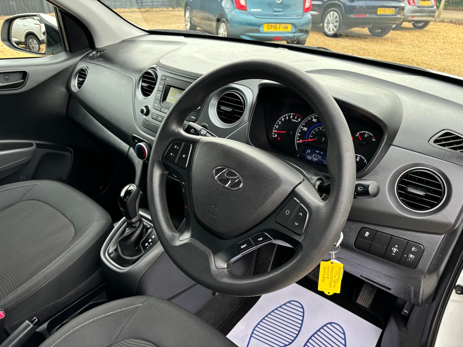 Used Hyundai i10 2018 for sale - 76357780: Photo 6