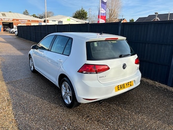 Used Volkswagen Golf 2016 for sale - 77006528: Photo