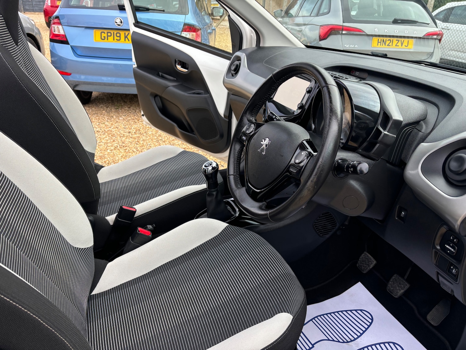 Used Peugeot 108 2016 for sale - 76187023: Photo 15