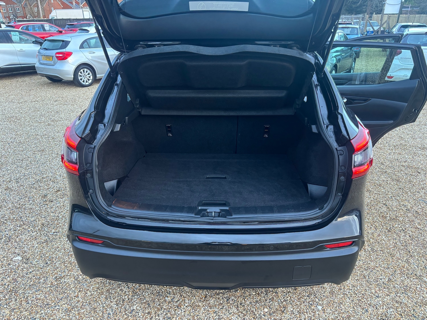 Used Nissan Qashqai 2018 for sale - 77301648: Photo 33