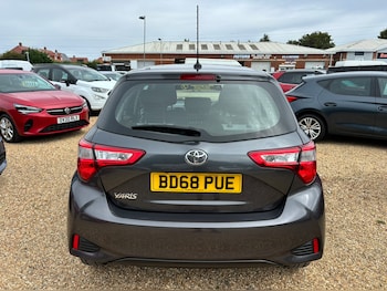 Used Toyota Yaris 2018 for sale - 75343746: Photo