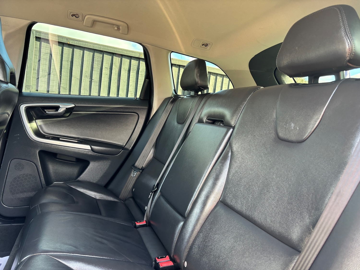 Used Volvo XC60 2014 for sale - 76508894: Photo 9