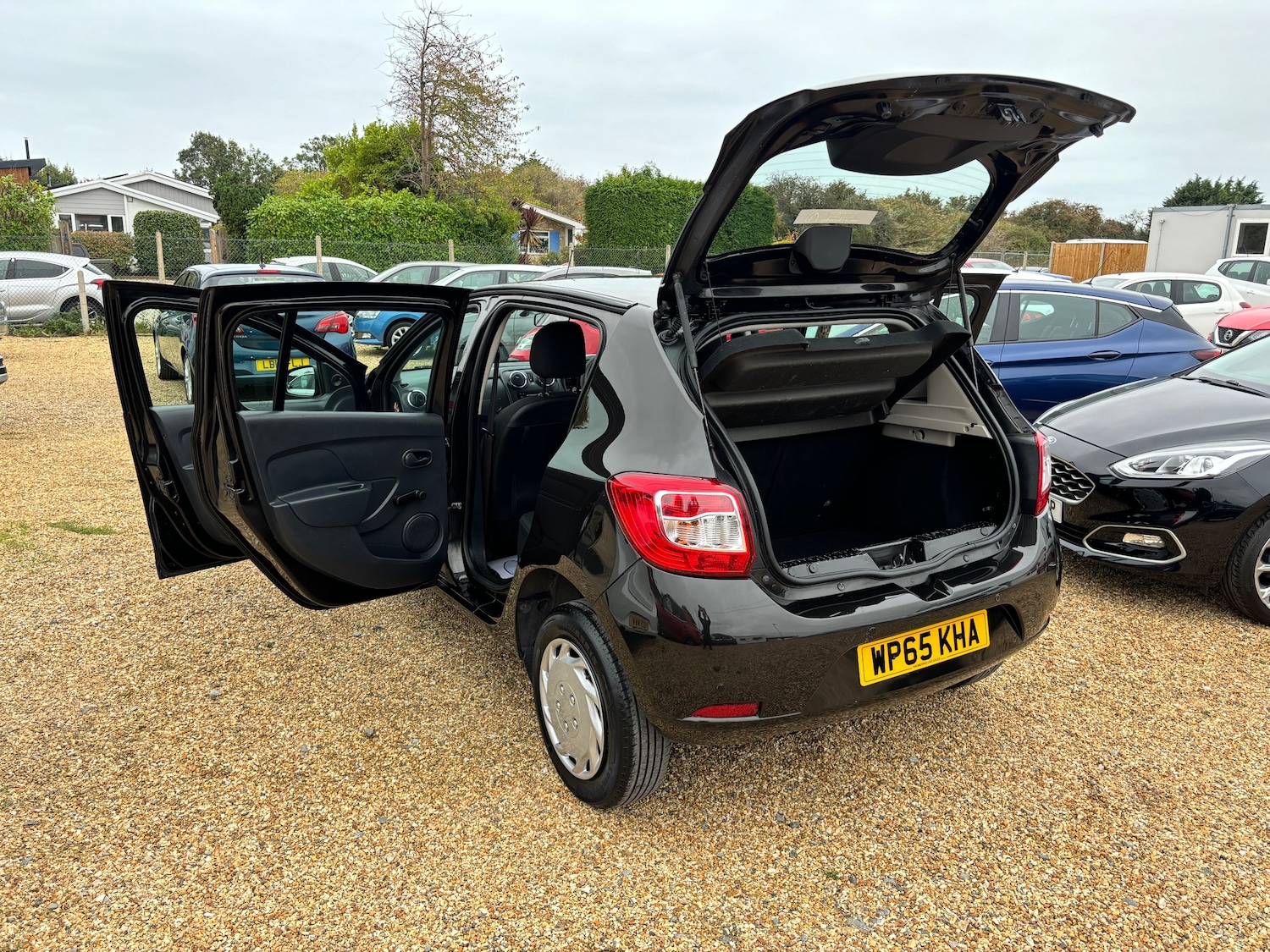 Used Dacia Sandero 2015 for sale - 76165169: Photo 12