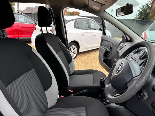Used Dacia Sandero 2015 for sale - 76165169: Photo 14