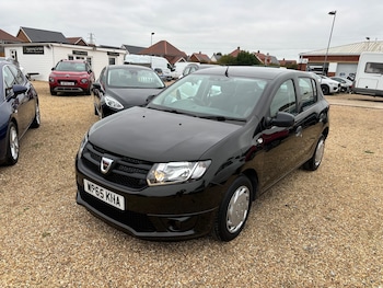 2015 (65) - 1.2 Ambiance Hatchback 5dr Petrol Manual Euro 6 (75 ps)
