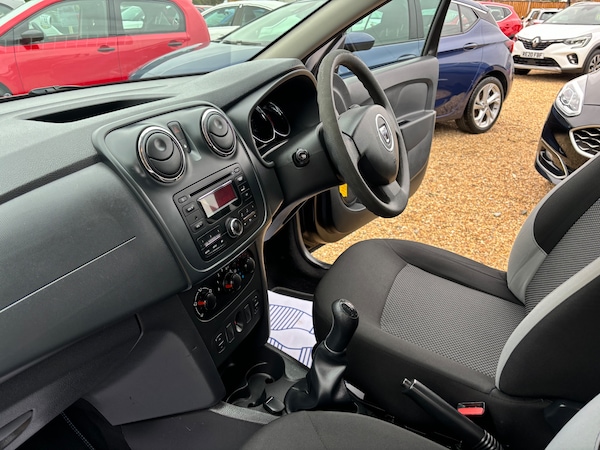 Used Dacia Sandero 2015 for sale - 76165169: Photo 27