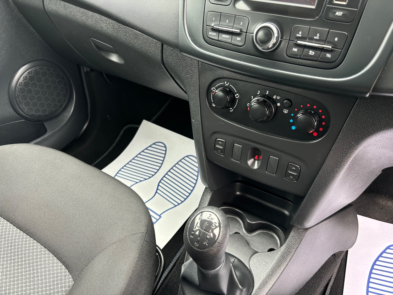 Used Dacia Sandero 2015 for sale - 76165169: Photo 6