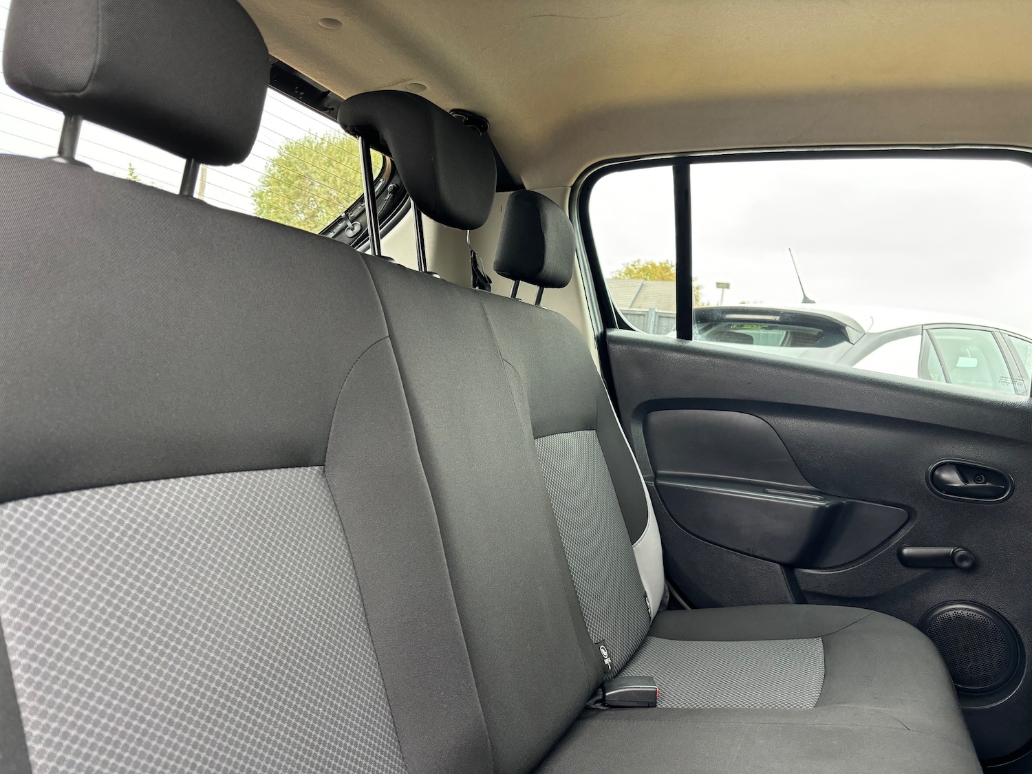 Used Dacia Sandero 2015 for sale - 76165169: Photo 8