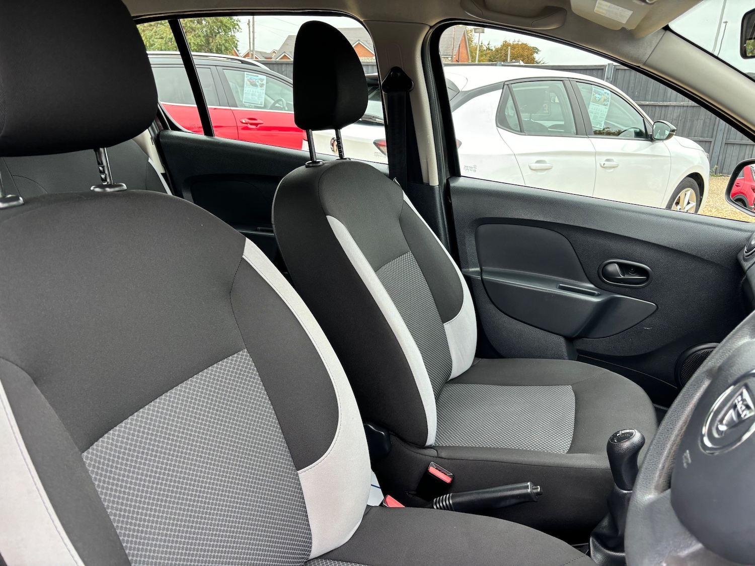 Used Dacia Sandero 2015 for sale - 76165169: Photo 9