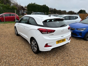 Used Hyundai i20 2017 for sale - 76341045: Photo