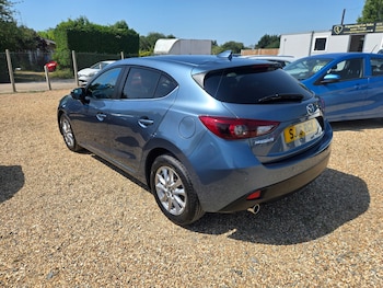 Used Mazda Mazda3 2016 for sale - 79010563: Photo