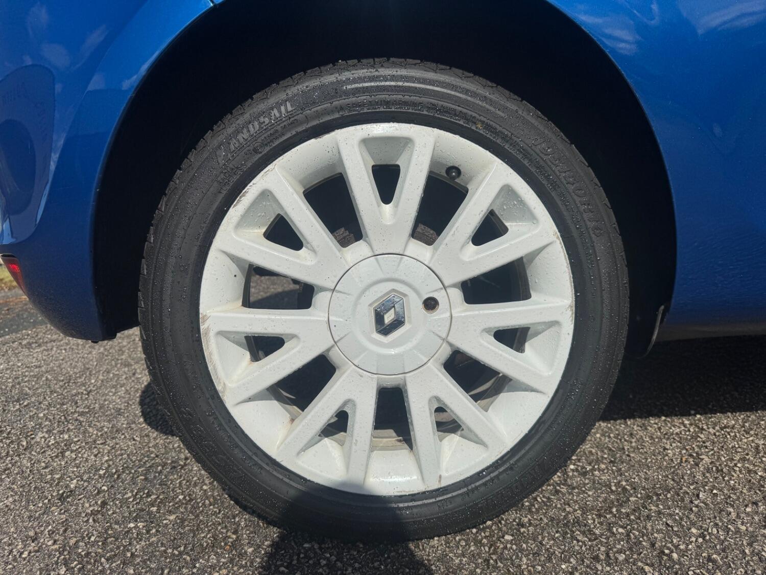 Used Renault Clio 2010 for sale - 75836227: Photo 11