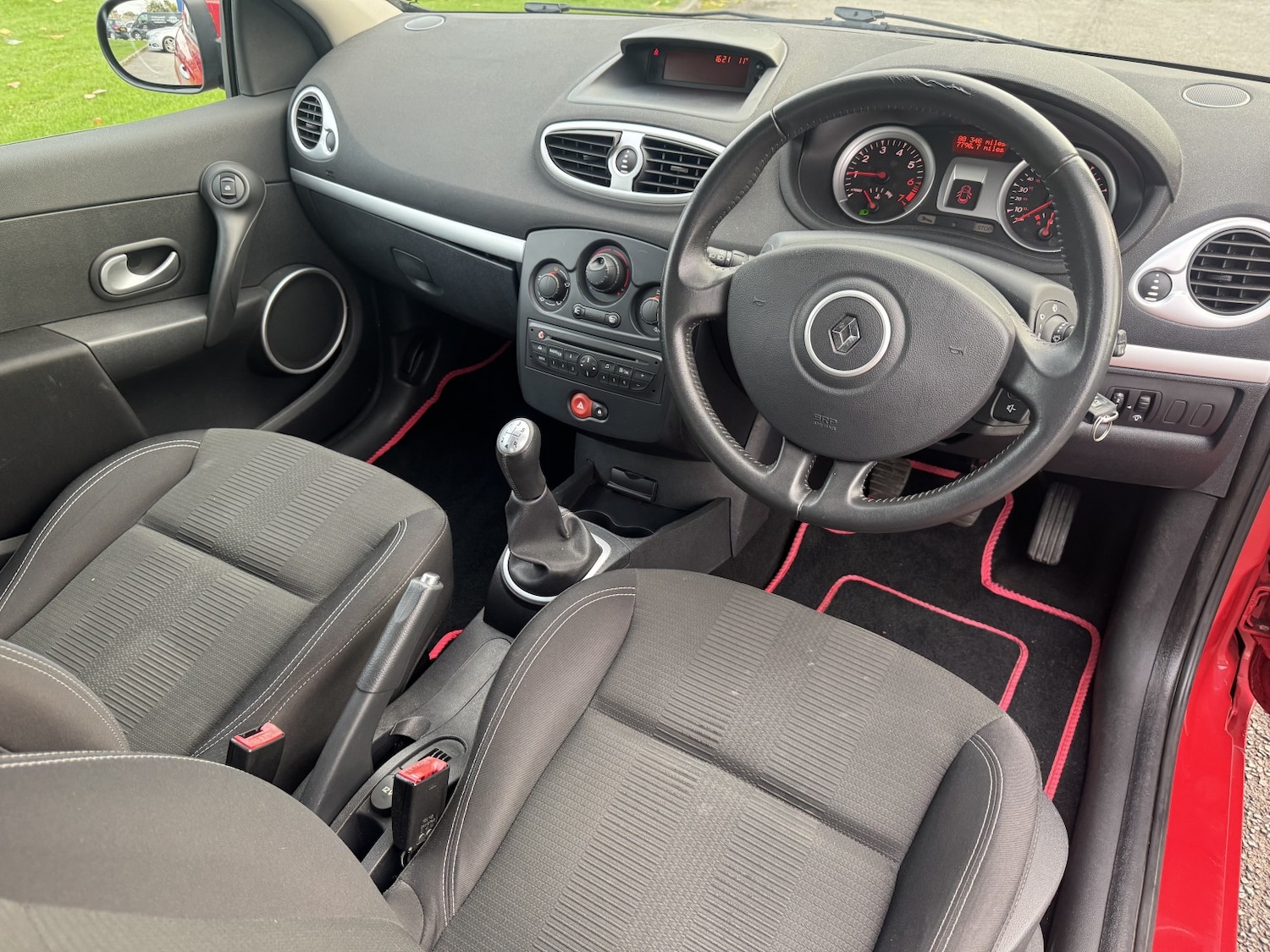 Used Renault Clio 2009 for sale - 76149314: Photo 11