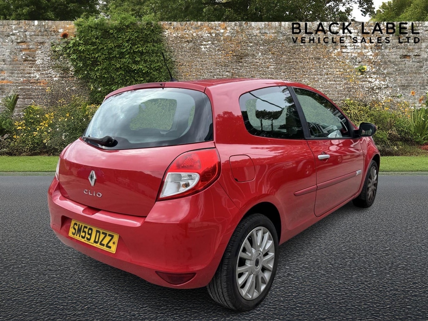 Used Renault Clio 2009 for sale - 76149314: Photo 2